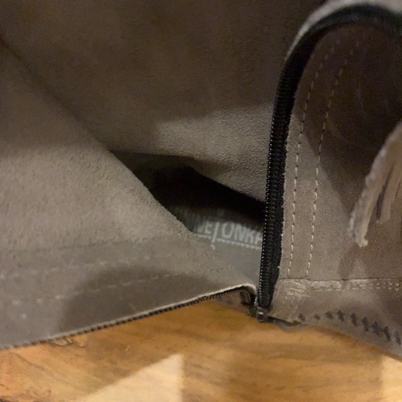 Minnetonka 2 layer gray suede fringe boots, size 8, cowboy chic, boho - Picture 11 of 14